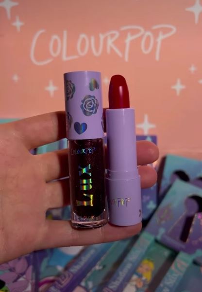 
                        

                        Alice ln Wonderland x colourpop

                    