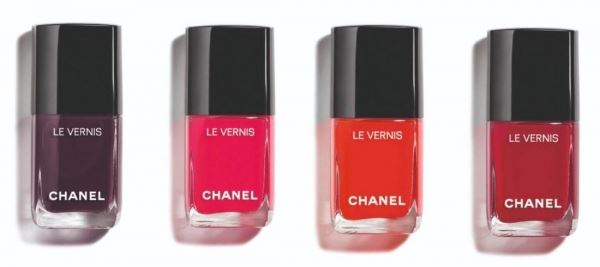 
                        

                        Обновленная коллекция лаков для ногтей Le Vernis от Chanel

                    