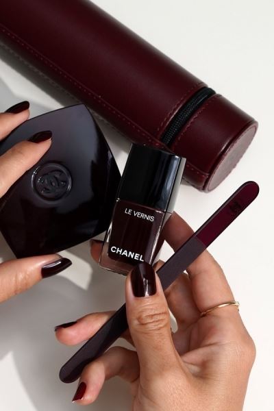 
                        

                        Лимитированная коллекция аксессуаров Chanel Codes Couleur Collection 2023

                    