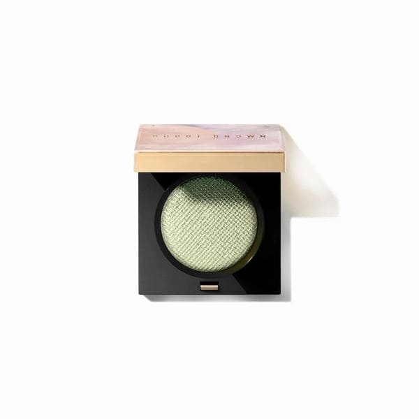 
                        

                        Bobbi Brown "Moonstone Glow Collection" Summer 2023

                    