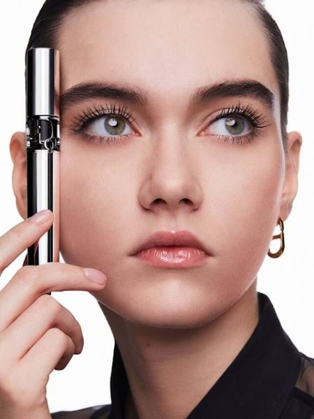 
                        

                        Dior New Diorshow Eye Makeup Collection

                    