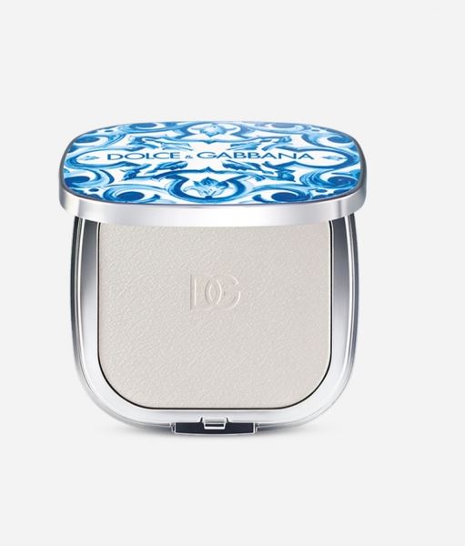 
                        

                        Dolce & Gabbana Beauty: летняя коллекция «Light Blue Summer Vibes»

                    