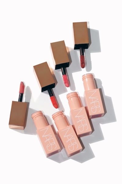 
                        

                        Летние новинки коллекции Laguna от Nars 2023

                    